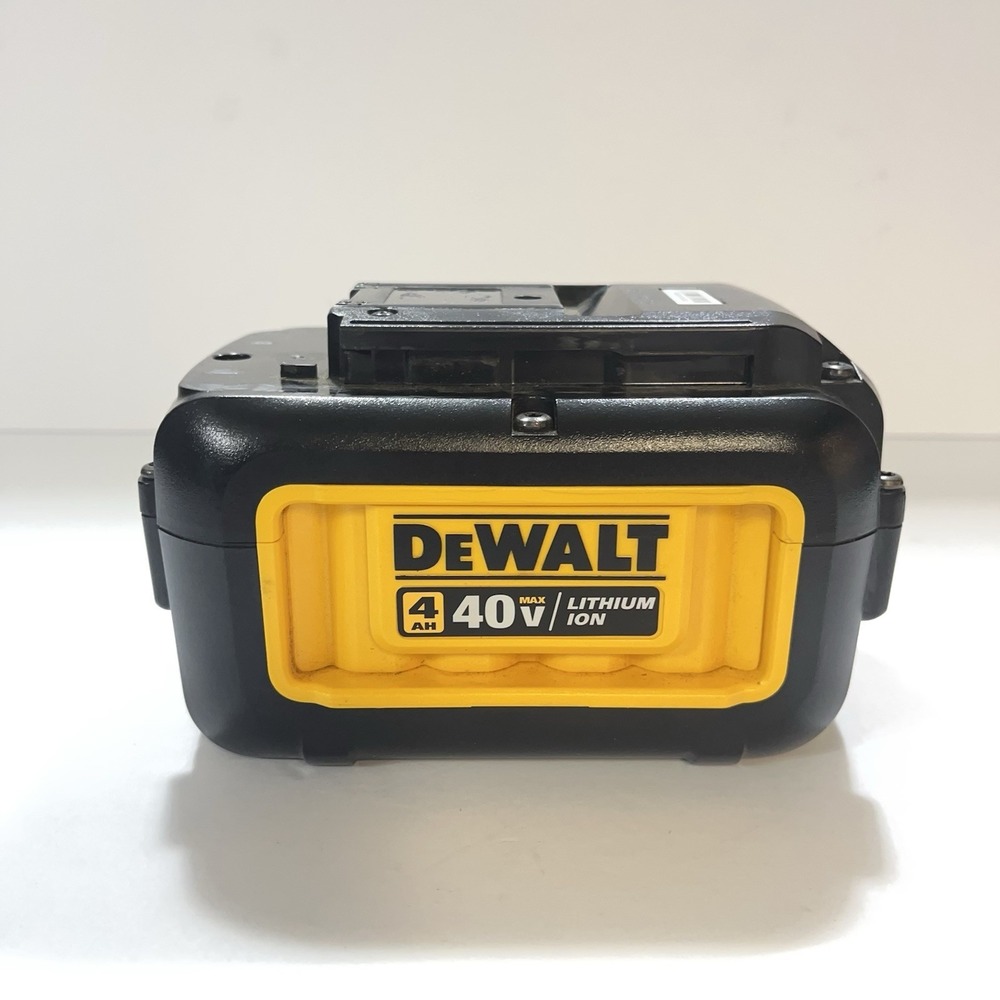 DEWALT DCB404 40V Lithium-Ion Good working condition - Picture 2 of 6